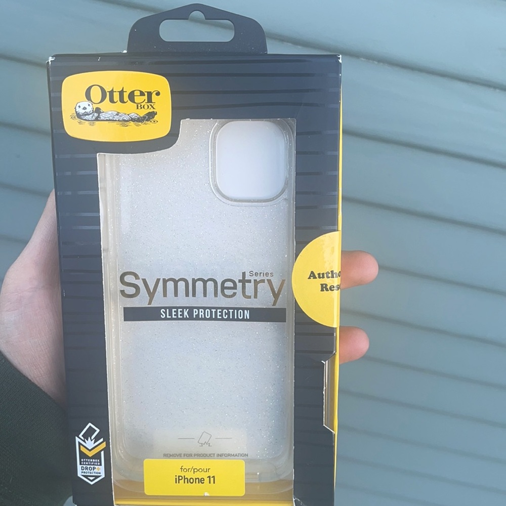 iPhone 11 silver glitter Otterbox, $12